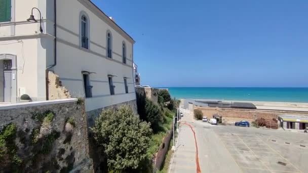 Termoli Molise Ιταλία Απριλίου 2024 Οχυρωμένο Χωριό Στην Αδριατική Θάλασσα — Αρχείο Βίντεο