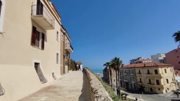 Termoli Molise Italia Aprile 2024 Borgo Fortificato Sul Mare Adriatico — Video Stock