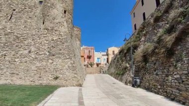 Termoli, Molise, İtalya: Adriyatik Denizi 'ndeki güçlendirilmiş köy, Swabian Kalesi tarafından 11. yüzyılda inşa edildi.