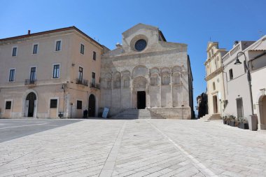 Termoli, Molise, İtalya: Adriyatik Denizi 'ndeki güçlendirilmiş köy, Swabian Kalesi tarafından 11. yüzyılda inşa edildi.