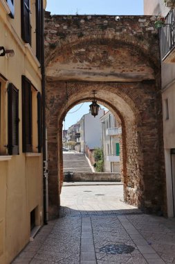 Termoli, Molise, İtalya: Adriyatik Denizi 'ndeki güçlendirilmiş köy, Swabian Kalesi tarafından 11. yüzyılda inşa edildi.