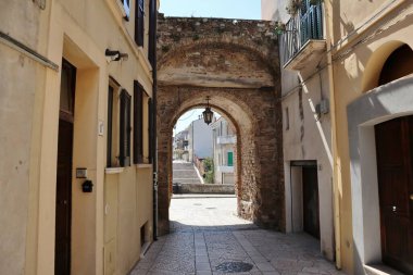 Termoli, Molise, İtalya: Adriyatik Denizi 'ndeki güçlendirilmiş köy, Swabian Kalesi tarafından 11. yüzyılda inşa edildi.