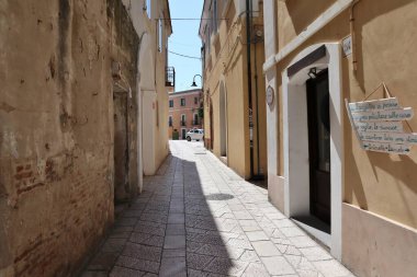 Termoli, Molise, İtalya: Adriyatik Denizi 'ndeki güçlendirilmiş köy, Swabian Kalesi tarafından 11. yüzyılda inşa edildi.