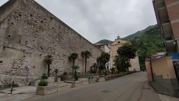 意大利坎帕尼亚市Maiori 2024年4月16日 圣多梅尼科教堂和修道院 建于17世纪 位于罗马街 — 图库视频影像