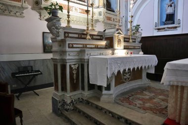 Macchiagodena, Molise, İtalya - 7 Mayıs 2024: Piazza Ottavio De Salvio 'daki 18. yüzyıl Sant' Antonio da Padova Kilisesi veya Congrega degli Observanti Minori 'nin Kutsal Ruhu Kilisesi