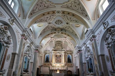 Macchiagodena, Molise, İtalya - 7 Mayıs 2024: Piazza Ottavio De Salvio 'daki 18. yüzyıl Sant' Antonio da Padova Kilisesi veya Congrega degli Observanti Minori 'nin Kutsal Ruhu Kilisesi