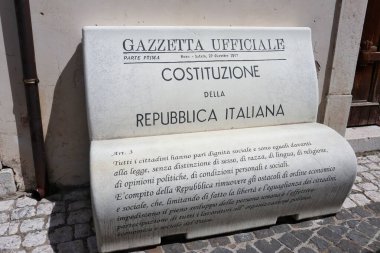 Macchiagodena, Molise, İtalya - 7 Mayıs 2024: Lombard kökenli Ortaçağ köyü, Isernia, Borghi della Lettura 'nın ulusal karargahı