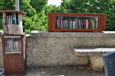 Macchiagodena, Molise, İtalya - 7 Mayıs 2024: Lombard kökenli Ortaçağ köyü, Isernia, Borghi della Lettura 'nın ulusal karargahı