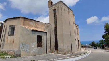 Vasto, Abruzzo, İtalya 29 Mayıs 2024: 16. yüzyıl Madonna delle Grazie kilisesi Via Adriatica