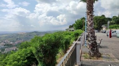 Vasto, Abruzzo, İtalya - 29 Mayıs 2024: MÖ 12. yüzyılda Adriyatik kıyısında Chieti ili üzerinde inşa edilen antik köy