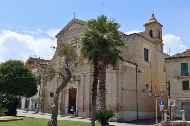Vasto, Abruzzo, İtalya 29 Mayıs 2024: 17. yüzyıl San Francesco di Paola Kilisesi veya Corso Garibaldi 'deki Santissima Addolorata