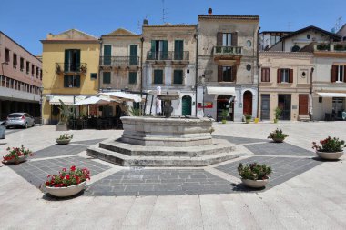 Vasto, Abruzzo, İtalya - 29 Mayıs 2024: MÖ 12. yüzyılda Adriyatik kıyısında Chieti ili üzerinde inşa edilen antik köy