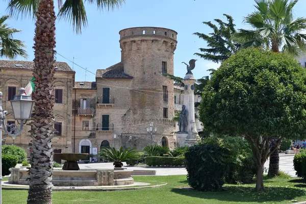 Vasto, Abruzzo, İtalya - 29 Mayıs 2024: MÖ 12. yüzyılda Adriyatik kıyısında Chieti ili üzerinde inşa edilen antik köy