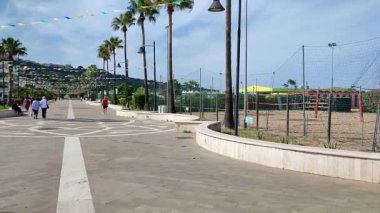 Vasto, Abruzzo, İtalya - 29 Mayıs 2024: Rıhtımdaki Lungomare Cordella Sahili