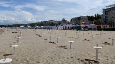 Vasto, Abruzzo, İtalya - 29 Mayıs 2024: Kosta dei Trabocchi 'nin Lungomare Cordella ile Trabocco Cungarelle arasındaki uzantısı