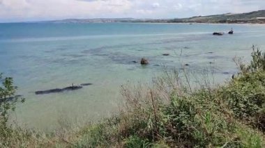 Vasto, Abruzzo, İtalya - 29 Mayıs 2024: Kosta dei Trabocchi 'nin Lungomare Cordella ile Trabocco Cungarelle arasındaki uzantısı
