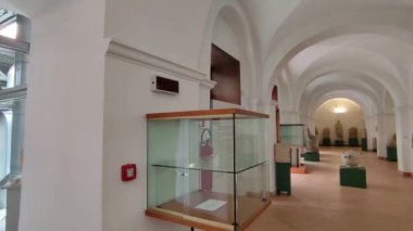 Benevento, Campania, İtalya 25 Mart 2023: UNESCO miras alanı olan Santa Sofia Anıtı Kompleksindeki Sannio Müzesi