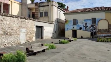 Benevento, Campania, İtalya, 26 Mart 2023: Roma Tiyatrosu 2. yüzyılda Piazza Caio Ponzio Telesino 'nun altında inşa edilmiştir.