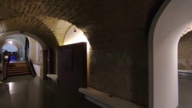 Benevento, Campania, İtalya 25 Mart 2023: Corso Garibaldi 'deki Hükümet Sarayı' nın bodrumlarında Arcos Müzesi 'nin Mısır bölümünün içi