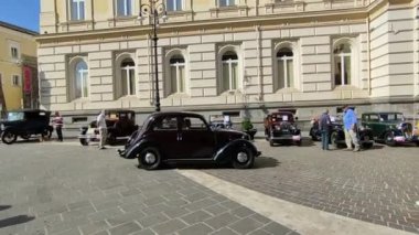 Benevento, Campania, İtalya 23 Haziran 2024: Ulusal A.S.I. Streghe al Volante vesilesiyle Corso Garibaldi 'nin Glimpse' si Marco Polo Kupası için geçerli bir olay