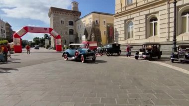 Benevento, Campania, İtalya 23 Haziran 2024: Ulusal A.S.I. Streghe al Volante vesilesiyle Corso Garibaldi 'nin Glimpse' si Marco Polo Kupası için geçerli bir olay