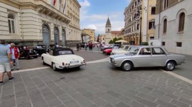 Benevento, Campania, İtalya 23 Haziran 2024: Ulusal A.S.I. Streghe al Volante vesilesiyle Corso Garibaldi 'nin Glimpse' si Marco Polo Kupası için geçerli bir olay