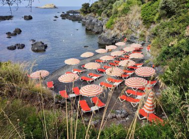 Maratea, Basilicata, İtalya - 21 Eylül 2023 Punta della Matrella Illicini Plajı