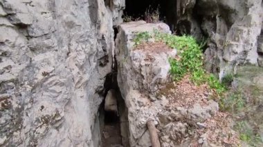 Morigerati, Campania, İtalya - 20 Eylül 2023: WWWF Grotte del Bussento in the Cilento, Vallo di Diano and Alburni National Park, 1998 'den beri UNESCO' nun miras alanı