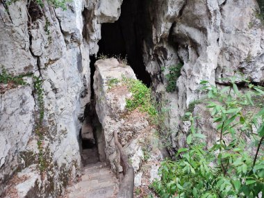 Morigerati, Campania, İtalya - 20 Eylül 2023: WWWF Grotte del Bussento in the Cilento, Vallo di Diano and Alburni National Park, 1998 'den beri UNESCO' nun miras alanı