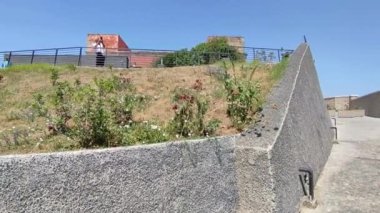 Napoli, Campania, İtalya 26 Temmuz 2024: Borgo di Santa Lucia 'daki Echia Dağı Pizzofalcone Bakış Alanı