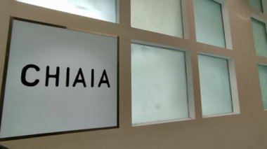 Napoli, Campania, İtalya 26 Temmuz 2024: Yeni Metro Hattı 6 'nın Chiaia-Monte di Dio İstasyonu' nun içi, mimar Umberto Siola ve sanatçı Peter Greenaway tarafından tasarlandı.