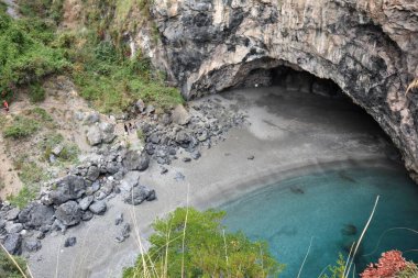 San Nicola Arcella, Cosenza, Calabria, İtalya 23 Eylül 2023: Arcomagno plajına giden yoldan panoramik manzara