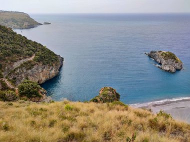 San Nicola Arcella, Cosenza, Calabria, İtalya 23 Eylül 2023: Kıyı şeridinden sahil manzarası