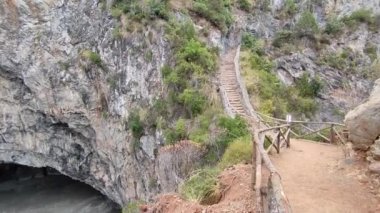 San Nicola Arcella, Cosenza, Calabria, İtalya 23 Eylül 2023: Arcomagno plajına giden yoldan panoramik manzara