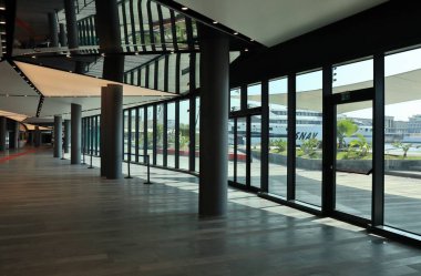 Napoli, Campania, İtalya 6 Ağustos 2024: Via Acton 'daki Molo Beverello' nun yeni deniz istasyonu