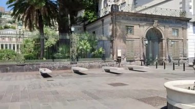 Minori, Campania, İtalya 19 Kasım 2024: 1997 'den beri UNESCO' nun Dünya Mirasları Bölgesi olan Maiori ve Ravello köyleri arasında Amalfi Sahili 'ndeki ünlü turizm beldesi