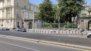 Minori, Campania, İtalya 19 Kasım 2024: 1997 'den beri UNESCO' nun Dünya Mirasları Bölgesi olan Maiori ve Ravello köyleri arasında Amalfi Sahili 'ndeki ünlü turizm beldesi