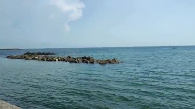 Salerno, Campania, İtalya 27 Ağustos 2024: Lungomare Trieste 'de Santa Teresa' nın serbest plajı