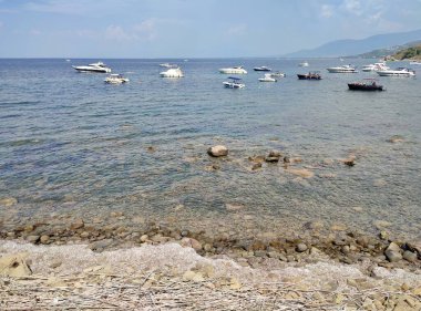 Agropoli, Salerno, Campania, İtalya, 31 Ağustos 2024: Sentiero del Sale, veya Trentova Körfezi 'nden Belvedere dei Trezeni, Santa Maria di Castellabate' ye ulaşan 700 Monte Tresino yolu.