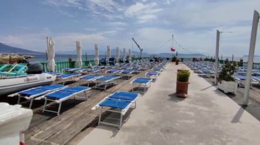 Napoli, Campania, İtalya 3 Eylül 2024: Via Posillipo 'daki Bagno Elena plajı