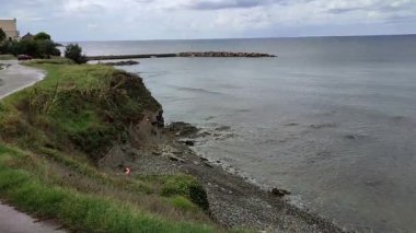 Castellabate, Salerno, Campania, İtalya 18 Eylül 2024: Punta Licosa ile San Marco di Castellabate arasındaki kıyı şeridi