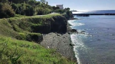 Castellabate, Salerno, Campania, İtalya 18 Eylül 2024: Punta Licosa ile San Marco di Castellabate arasındaki kıyı şeridi