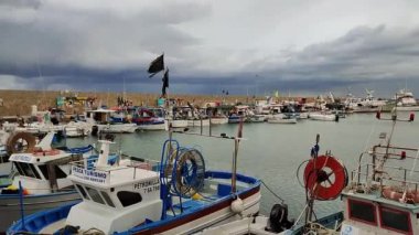 Castellabate, Salerno, Campania, İtalya 19 Eylül 2024: San Marco di Castellabate Limanı