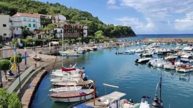 Castellabate, Salerno, Campania, İtalya 19 Eylül 2024: San Marco di Castellabate Limanı
