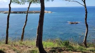 Castellabate, Salerno, Campania, İtalya 19 Eylül 2024: Le Grotte Doğa Patikası San Marco di Castellabate limanını Pozzillo üzerinden birbirine bağlayan