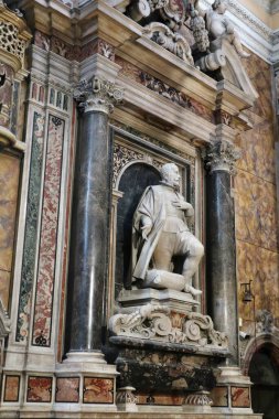 Napoli, Campania, İtalya 12 Eylül 2024: Santa Maria delle Anime del Purgatorio ad Arco Kilisesi 17. yüzyılda Mastrillo ailesi tarafından şehrin yoksul insanlarını defnetmek için inşa edilmiştir.