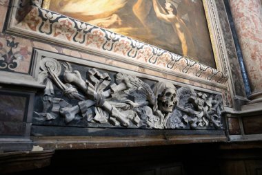 Napoli, Campania, İtalya 12 Eylül 2024: Santa Maria delle Anime del Purgatorio ad Arco Kilisesi 17. yüzyılda Mastrillo ailesi tarafından şehrin yoksul insanlarını defnetmek için inşa edilmiştir.