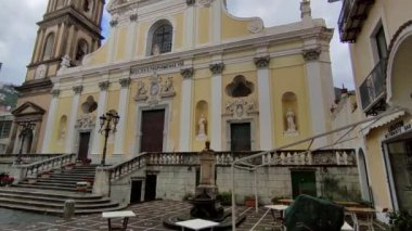 Minori, Campania, İtalya 19 Kasım 2024: 18. yüzyılın ortalarında Minori 'nin koruyucu azizi Aziz Trofimena' nın kalıntılarını barındırmak için yeniden inşa edilen kilise