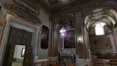Salerno, Campania, İtalya 26 Kasım 2024: San Giorgio Kilisesi, Salerno 'nun en güzel barok kilisesi, 1674 yılında inşa edilmiştir.
