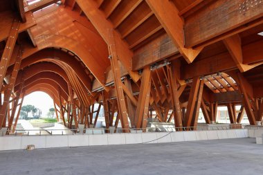 Napoli, Campania, İtalya 28 Ekim 2024: Centro Direzionale 'de yeni metro istasyonu tamamlanmak üzere